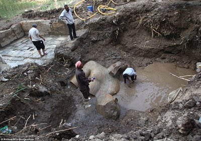 http://www.dailymail.co.uk/sciencetech/article-4297944/Colossus-probably-depicting-Ramses-II-Egypt.html