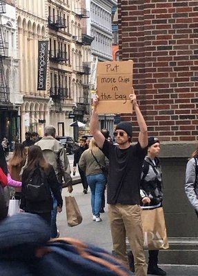 guy-protesting-randon-things-dudewithsign-1-18-5df09be763c6a__700.jpg